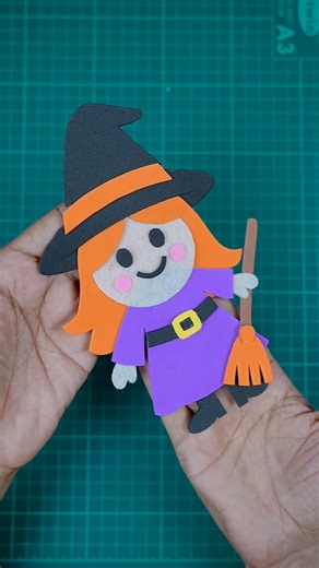 6 Easy, creative and spooky Halloween craft ideas you'll love it also can make at home — from diy pumpkins and black cats 🐈‍⬛ to ghost paintings 👻 witch hats 🧙‍♀️ and sparkling skeletons 💀! Perfect for kids, beginners, or anyone who loves handmade Halloween decor. 🎃🕸️ #DIYHalloween #HalloweenCrafts #CreativeDecor #Halloween2025 #SpookyVibes | Creative Art & Craft Ideas