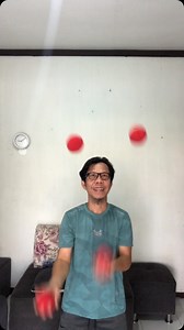 #ayojuggling #juggle #juggler #juggling #flowart #malabarista #ジャグリング #malabares #jonglage #jonglerie #workout #cardio #aerobic #jugglingball #crochetedjugglingball #3ballsjuggling #jugglingtutorial #jugglingloop #jugglingtricks #InstagramSuggestedAudio | Samza Juggler