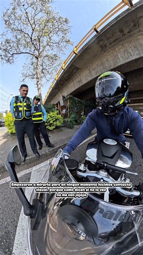 Seria que le gustó o ya tenía mil razones para hacer un comparendo jajaja 🤣 #humor #cfmoto675srr