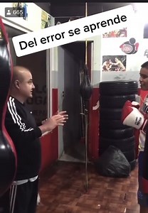 🥊 Aprende a mejorar tu técnica de esquiva y evitar los golpes en el ring, comenta "Yo" para obtener más información 📊 #boxeo #técnica #esquiva #evitarGolpes | Escudo personal