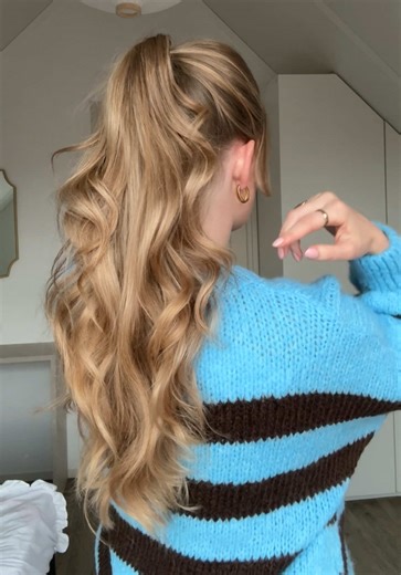 Proof that a banana hair clip elevates every hairstyle🫶🏼 #bananahairclip #hairclip #hair #hairtok #hairvolume #blondhair #longhair #healtyhair #hairstyle #hairtutorials