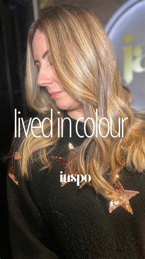 Coming into the new year, is it time to switch things up? Lived in colour could be just what you are looking for, save this pic for your inspiration #hairstylist#birmingham #livedinhaircolor #homesalonuk