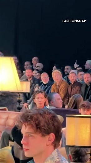 FASHIONSNAP on Instagram: "「アミリ（AMIRI）」2026年秋冬コレクションショー、フロントロウをお届け。 @amiri #amiri #parisfashionweek #神宮寺勇太 #YutaJinguji"