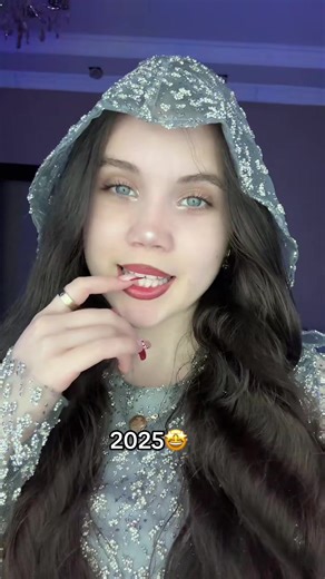 Which version of me do you like more? I choose 2025, bcz she looks stronger now, more aware, not naive like before.☺️🤍 #pakistan #global #pktiktokofficial #aytajkhan #🇵🇰