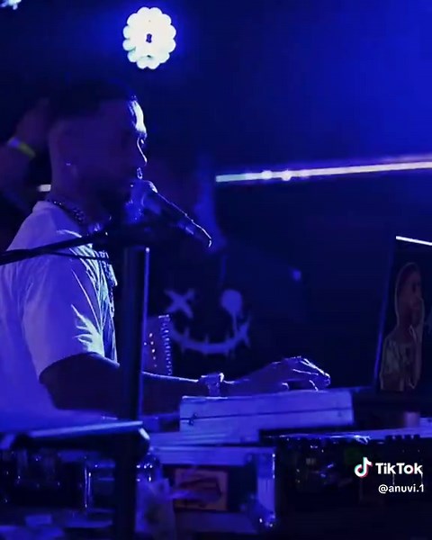 Bachata Vieja: Siente el Alma en Cada Nota