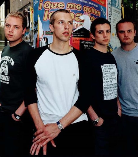 Coldplay performs their song ‘Yellow’ live @ 2 Meter Sessions (2000) #coldplay #altrock #rock #alternative #fyp