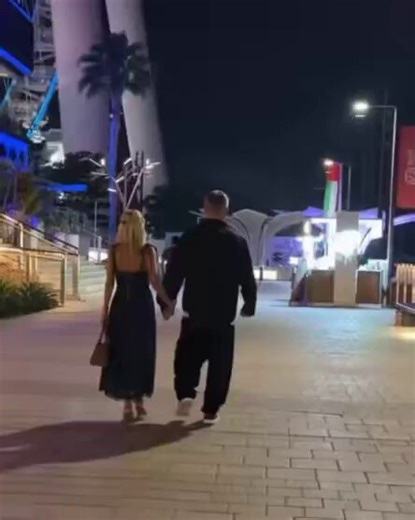 Özge Peker ve Sedat Peker nasıl insanlar size şöyle izah edeyim; ben namus davamda 5 erkekle mücadele edip tehditler alırken, kimsem yokken, annemin canıyla dahi tehdit ediliyorken, burada sizlerden destek isterken, gözümün nuru Özge Peker ablamın beni tanımadan davama bir kadın olarak sessiz kalmayıp paylaşması sayesinde benim ve annemin canını koruyan insanlar. Aslanın eşi de aslan olurmuş ben o gün anladım. Allah ayaklarına taş değdirmesin #ÖzgePeker REİS @sedat_peker