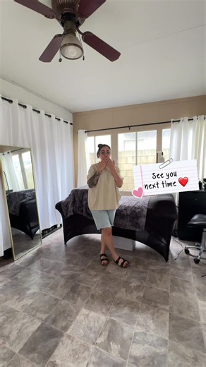 Setting the space with intention before my first client arrives 🤍 Fresh, clean, and a touch of lavender in the air to help you unwind. It’s more than just an appointment, it’s a moment to slow down, be served, and poured into ✨ #CarsonCA #SouthBayBeauty #SelfCareExperience #RelaxWithMe #lashartist