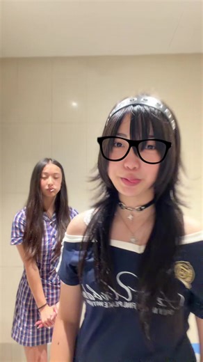 Anime Girls: Looping Da Rooms