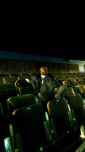 Tour mode, who’s ready to party?! 📸 @bydavidquinn | AKON