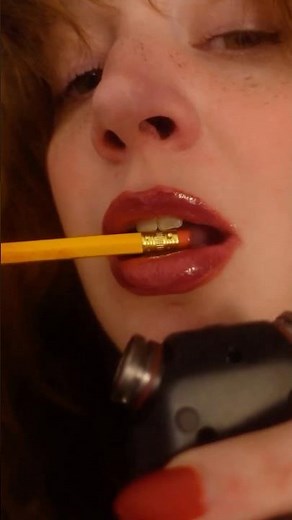 Close-Up Pen Noms 👄 Crunchy, Clicky Mouth Sounds ASMR #asmr #eatingsounds #pennoms