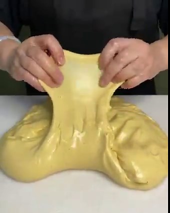 If your dough can stretch thin enough to see through, it passes the windowpane test. 🎥 : food.me.again / IG | Tastemade