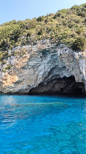 1.4K views | Crystal-blue waters in Greece and a breathtaking scenery that feels unreal. Every shade of blue, every wave, every corner of the coastline reminds you why the Greek islands are pure paradise. ✨ #Greece #GreekIslands #VisitGreece #TurquoiseWaters #CrystalClearWater #AegeanSea #IonianSea #SummerVibes #MediterraneanMagic #TravelInspiration #ParadiseFound #greecetravel #greeceislands #greecelovers | Travelento | Facebook
