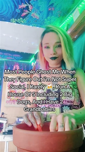 💚💜no small energy here