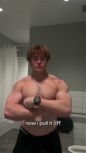 the classic “shirt pull” #gym #weightloss #explore