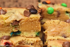 M&M Caramel Cookie Bars