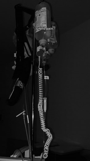 life is pain. #autoimmunedisease #intensiv #icu #intensivecareunit #lupus #infusion #lifeispain #drhouse #housemd #lupus #systemiclupus #sle #lupusawareness #awareness #selteneerkrankung #viral #fyp #foryou #itsneverlupus #covid #corona