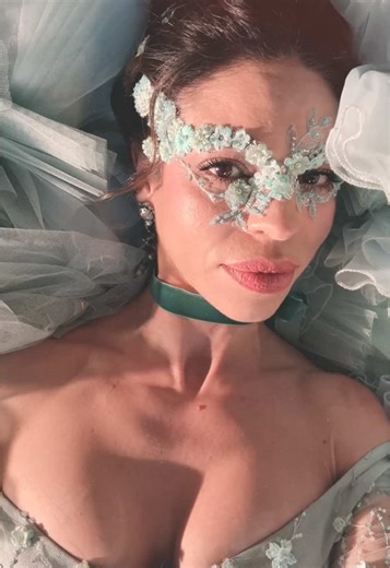 Tutorial de maquillaje y máscara para el baile de los Bridgerton