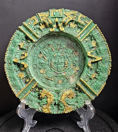 Vintage Aztec Sun Stone Plaque | Crushed Malachite, Gold Paint, Mexican Folk Art - Etsy