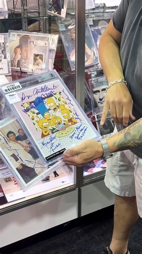 A Seinfeld Cast Shot?! 👀🤯 @Steve_Grad discusses the hardest autographs to acquire and shows off some of his favorite Cast Shots! Email us at Sell@Goldin.com to consign your Pop Culture Collectibles to one of our upcoming Auctions! | Goldin