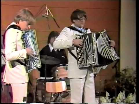 10 suosituinta harmonikkakappaletta - mestarien soittamana 1982.