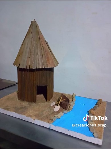 Maqueta de Choza Indígena con Materiales Reciclados