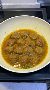 1.9M views · 10K reactions | পাঙাস মাছ দেখে নাক ছিটকানো আমার জামাইকে আমি এভাবে পাঙ্গাস মাছ খাওয়াই  যে এই মাছ অপছন্দ করে সেও এই রান্নার প্রেমে পরবে ❤️ #fishkoftacurry | Sraboni Shares | Facebook