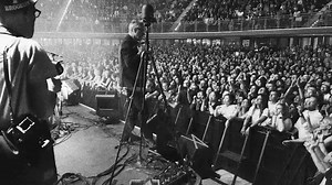 Today we share NTL RM EP II featuring four additional highlights from our upcoming live album, Rome. 'Smoke Detector’, ‘Fake Empire’, ‘Mr. November’, and ‘Terrible Love’ are available now on all platforms. Rome, the definitive live document of The National, is available December 13 on digital, 2xLP and 2xCD sets. 🇮🇹 https://thenational.4ad.co/romeepii To celebrate the release of Rome, @4AD are collating videos, photos and written memories from fans – celebrating twenty-five years of live shows