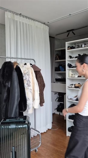 BC on Instagram: "spill trip gue dalam waktu dekat, AAAK excited parah Manifesting with Google Gemini✨ Curious to try? Scan the QR code and jump into #WeAreGalaxyActivity now! Join the challenge with #GalaxyZFlip7, #GalaxyZFold7, or #GalaxyS25 Series Can your phone do that? #GalaxyCan"