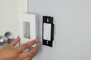 Installation made easy. With just a few simple steps, Tabata Elisa Design added a seamless, screwless Dimmer and Wall Plate from the radiant collection to her recently redesigned master bedroom. Check out her blog to read more about her DIY process: https://bit.ly/2LIUEFI | Legrand