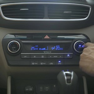 620 reactions · 22 shares | Dual climate control means you get control over your side of the air conditioner, while others enjoy their own settings. How neat is that? To know more about the new Hyundai TUCSON, call +92-42 111 111 466 or visit www.Hyundai-nishat.com #Hyundai #HyundaiTucson #Backtolife | Hyundai Pakistan | Facebook