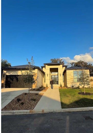 Modern luxury, single story living, and one of San Antonio’s most exclusive communities ✨ From soaring ceilings and custom cabinetry to iron entry doors, a hidden pantry, and seamless indoor outdoor living, every detail was designed with intention. Comment “info” for full details 👇 #movetotexas #sanantoniohomes #texashomes #satxhomes #sanantoniotx