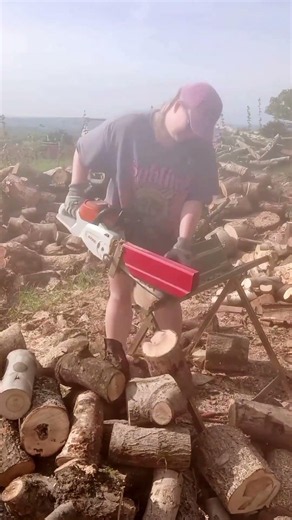 Chainsaw Still