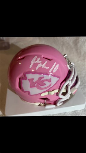 We support Breast Cancer Awareness! 💪 #crackedlids #nfl