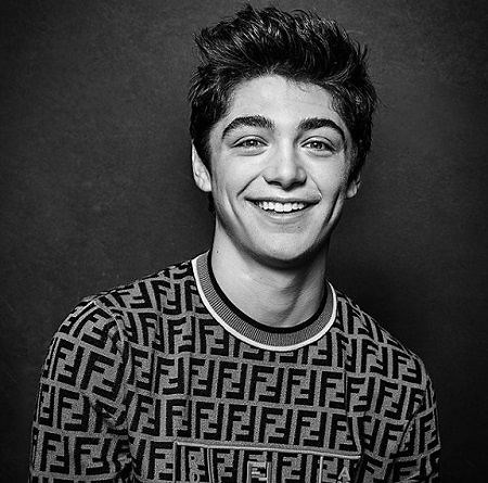 Asher Angel Height, Weight, Age, Girlfriend, Biography & Family