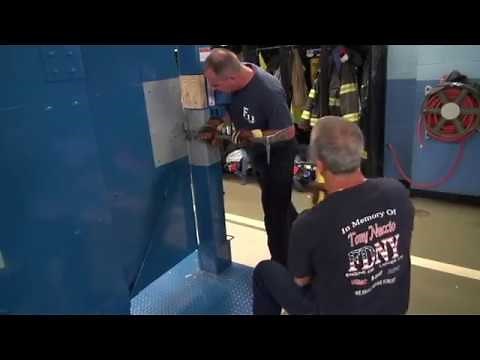 Firefighter Forcible Entry - Advantages of a Flathead AXE