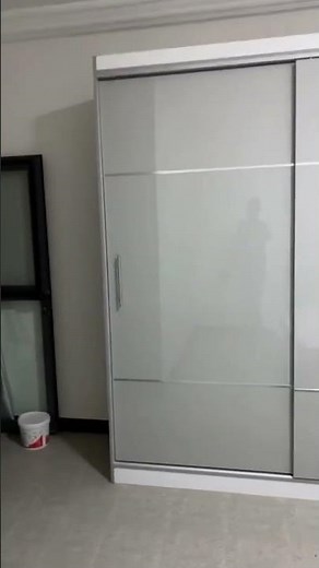 Transformez votre chambre avec notre lit et armoire à portes coulissantes