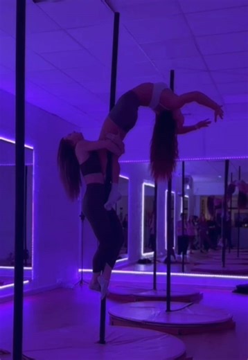 👯‍♀️@Grip_and_Glow #poledance #duo #passion #fyp #pourtoi | pole dancing