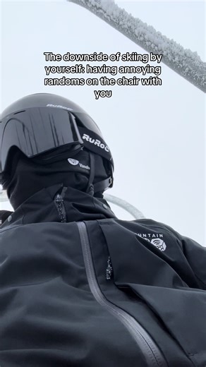 Yea that’s always fun. Not the first time people just randomly start singing on the chair. This is the reason I wake up early to beat the line everyone morning. Sometimes I try my best not to laugh and other times I’m just annoyed. Like I just woke up. #skiing #snowboarding #fyp #views #viral @Big White Ski Resort @Ruroc Snow