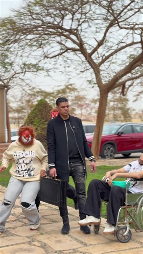 ‏شحا*ت ينقذ المليونير بحيله ذكيه 🙀🙀 انتظرو الجزء التاني | Homeless Child Finds Billionaire Short Film
