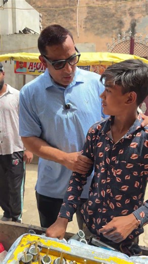 कभी कभी ऐसी चीजें भी दिल खुश कर देती हैं - मुशाहिद ख़ान