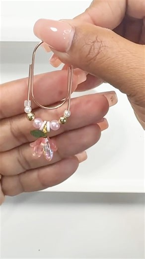 Make a 3d flower paper clip