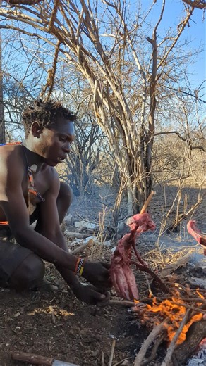 cooking wild pig #wildpig #culture #africantribe
