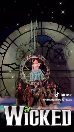 Alexandra Socha as Glinda in No One Mourns the Wicked Performance