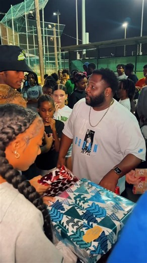 Emanuel Jackson Sr Project on Instagram: "About yesterday! Tis the season to give. • • This is collaboration! Thank you to our partners for making this possible @digitalvibezinc"