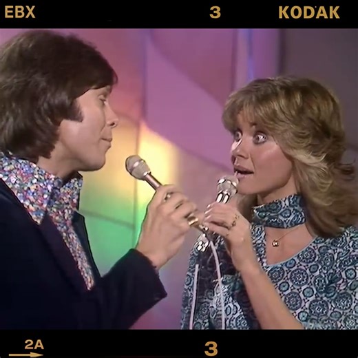 Cliff Richard & Olivia Newton-John - I'm Leaving It All Up To You | Old But Gold