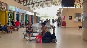 31K views · 995 reactions | #TRINIDAD La salida de buses en “Chino Bus” en la terminal de buses de Trinidad es normal, hay pasajes para Santa Cruz todos los días con salidas a las 22:00pm. #JuanDeDios #TaxiNoticias | Juan de Dios - Taxi Noticias | Facebook