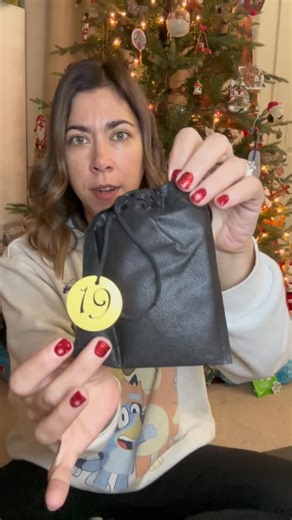 Katie Sieg on Instagram: "Day 19 of the @dolls_of_anarchy Miniature Advent is made by @adventures_of_lyla_n_danielle and she knows you can never have too many craft supplies 😍 #dollhouseminiatures #adventcalendar"