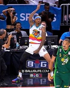 396K views · 3.5K reactions | Michael Beasley knocked down the game-winning 4-pointer and was torching everyone and letting them know!  BIG3 Full video: https://www.youtube.com/watch?v=iEG3usQ3XsQ | Ballislife | Facebook