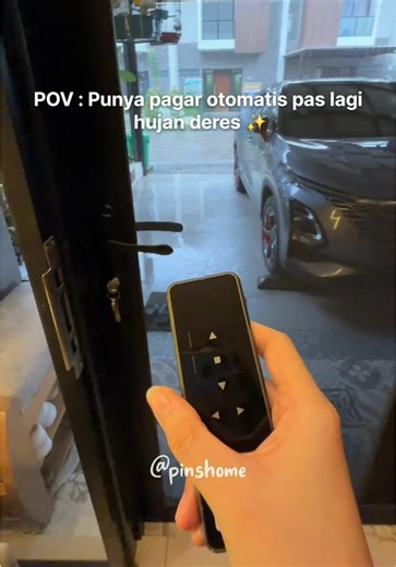 pager otomatis yang bikin carportku aman dari tampias hujan & angin kenceng. mobilpun aman ga kena cipratan air. looknya minimalis modern plus bisa nambah privasi juga 🫶🏻 @Onna Indonesia #pagarotomatis #ziptex #ziptexblinds #inspirasirumah #pinshome